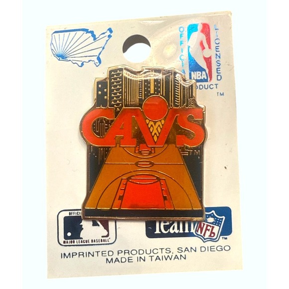 Vintage Cleveland Cavaliers NBA Licensed Collectible Lapel Pin - Picture 1 of 2